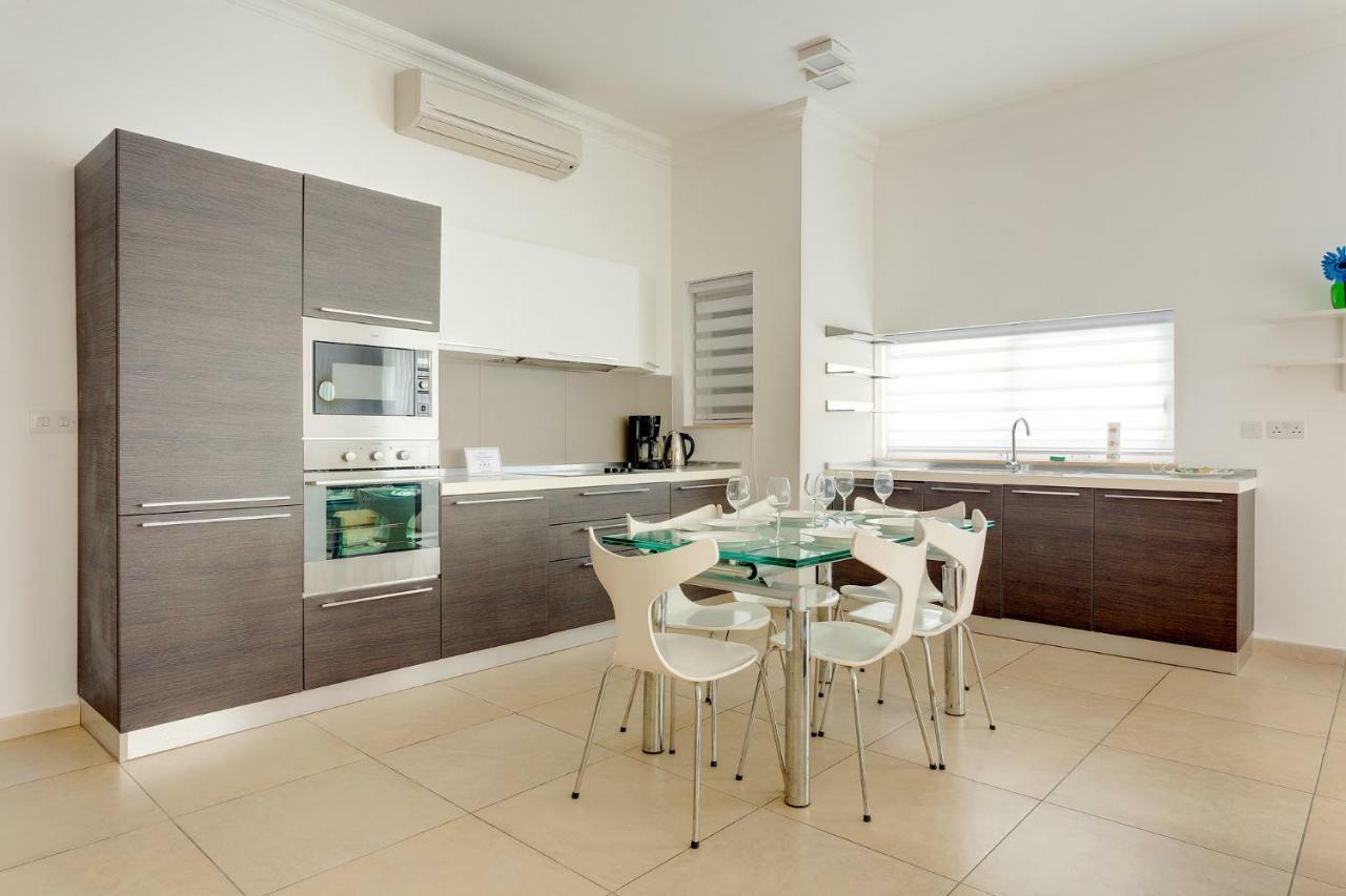 Apartment In Fort Cambridge With Pool Слима Экстерьер фото